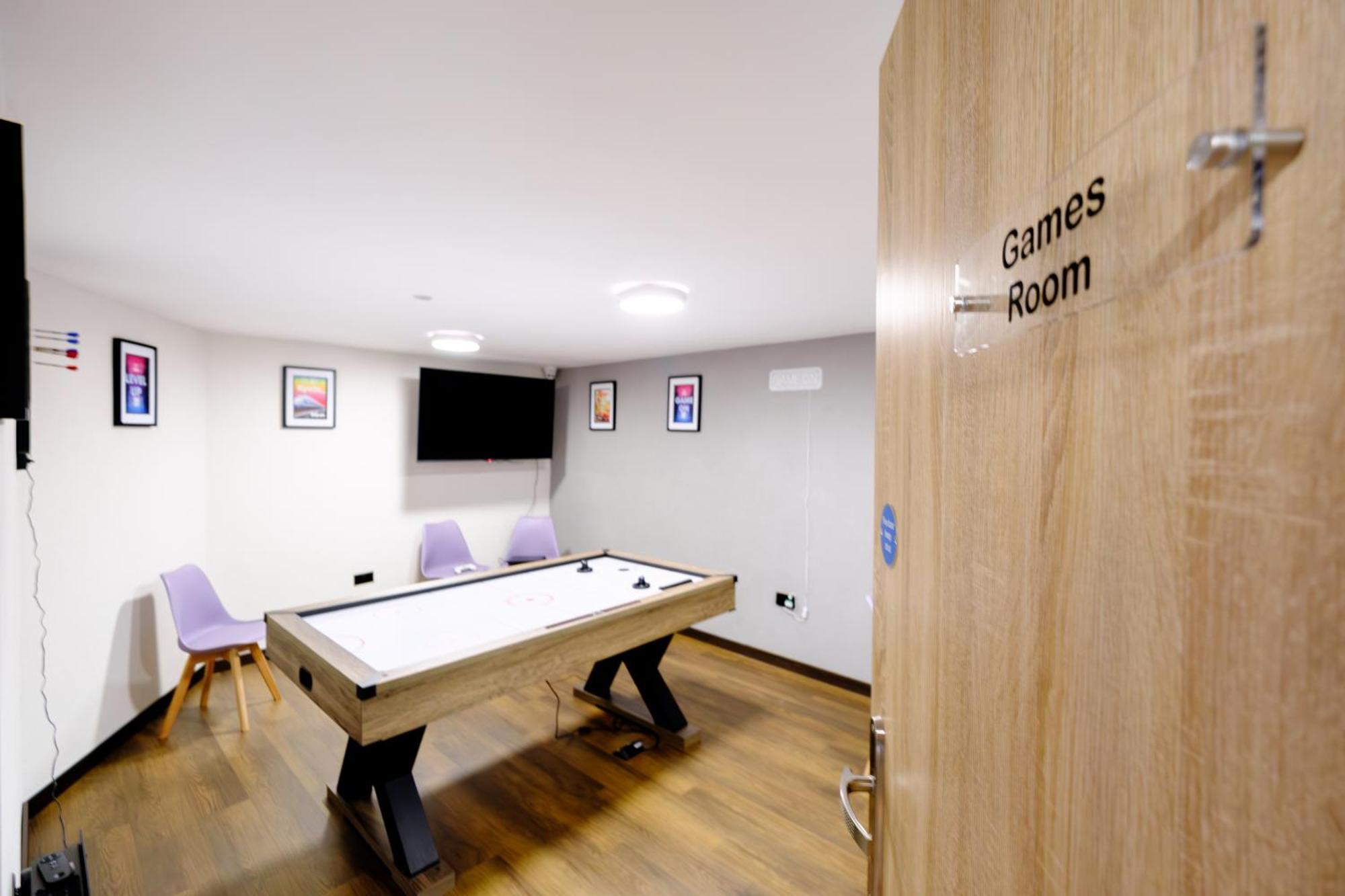 James Court Apartments By Staycay Llandudno Exterior photo